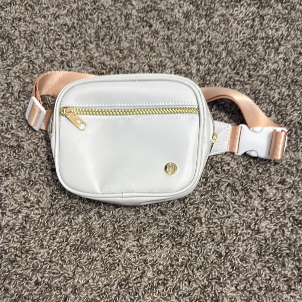 White and Gold Women's Bag